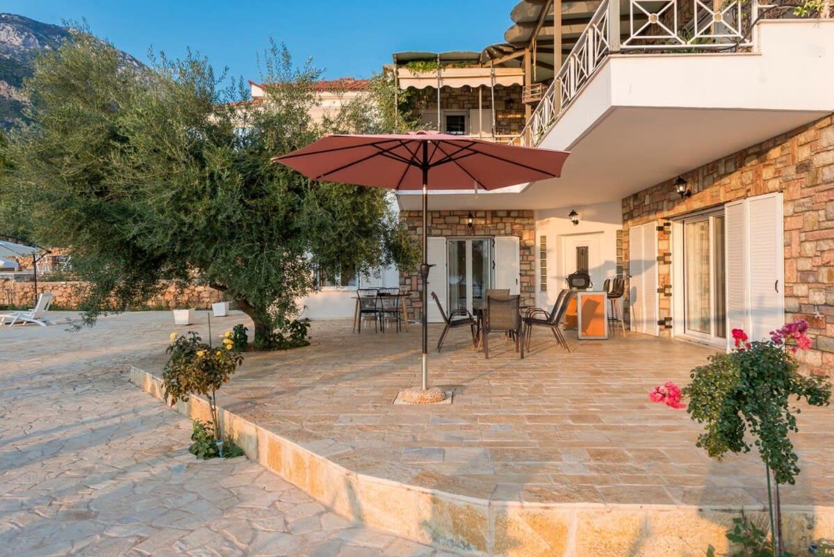 Villa Needa'S - Emotions House Crystal Pool Mikrá Mandínia المظهر الخارجي الصورة