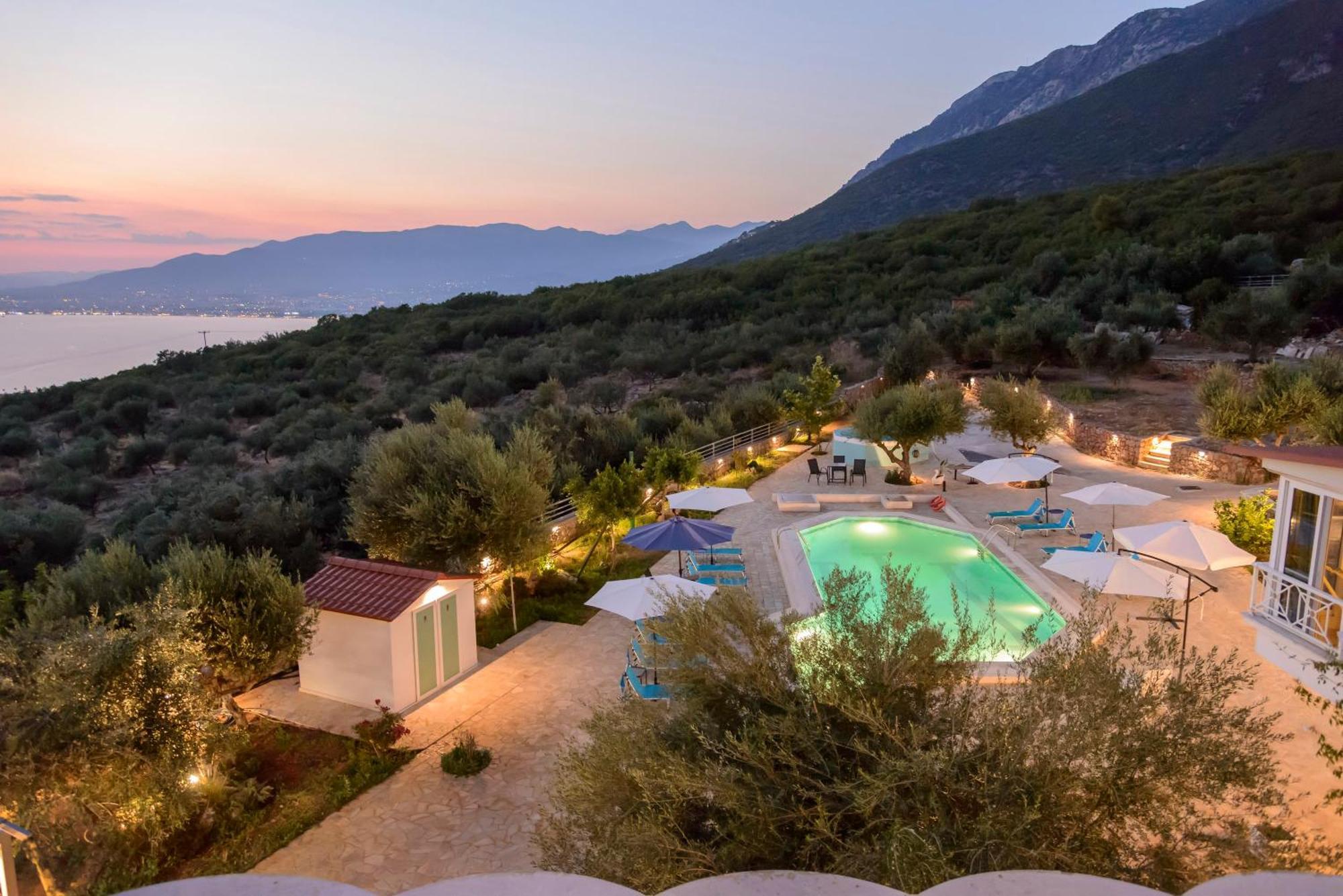 Villa Needa'S - Emotions House Crystal Pool Mikrá Mandínia المظهر الخارجي الصورة